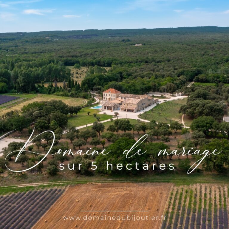 Domaine de mariage en provence atypique et son parc de 5 hectares
